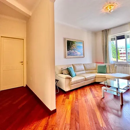 Kibilu - Family Space In Bright & Large شقة